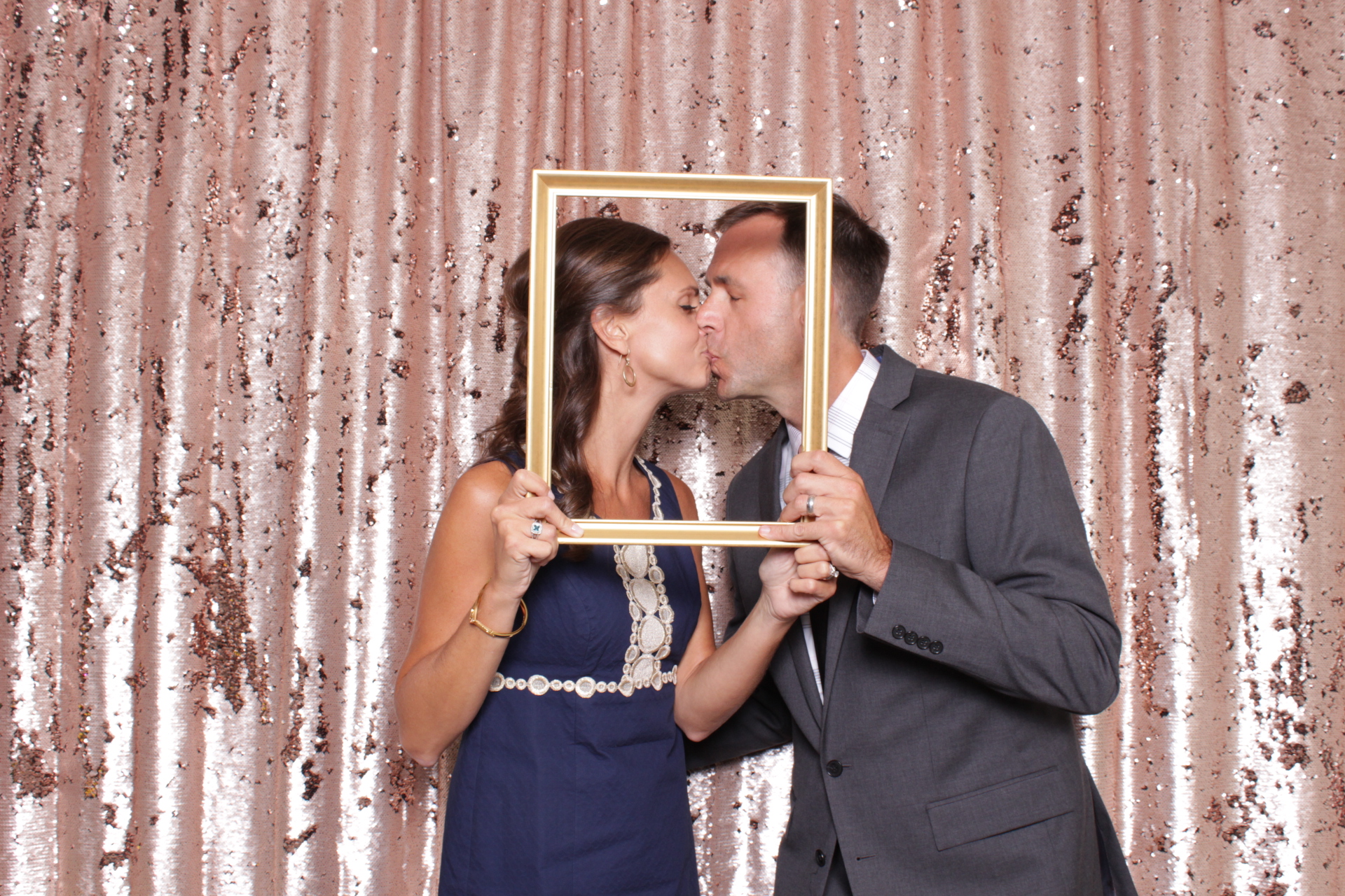 open-air-photo-booth-wedding-party-event-alicia-steve-3