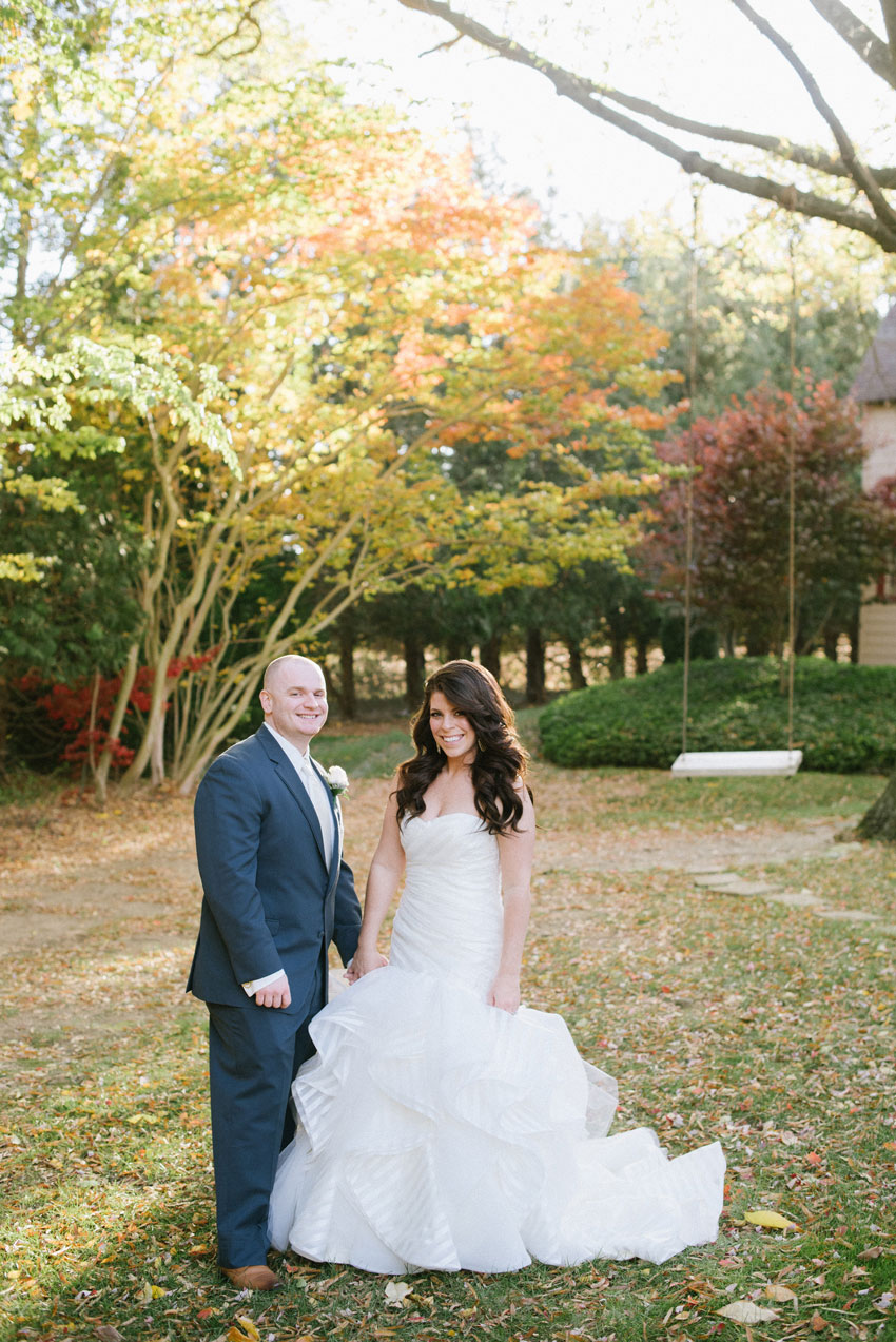 Romantic and playful fall wedding at The Ashford Estate