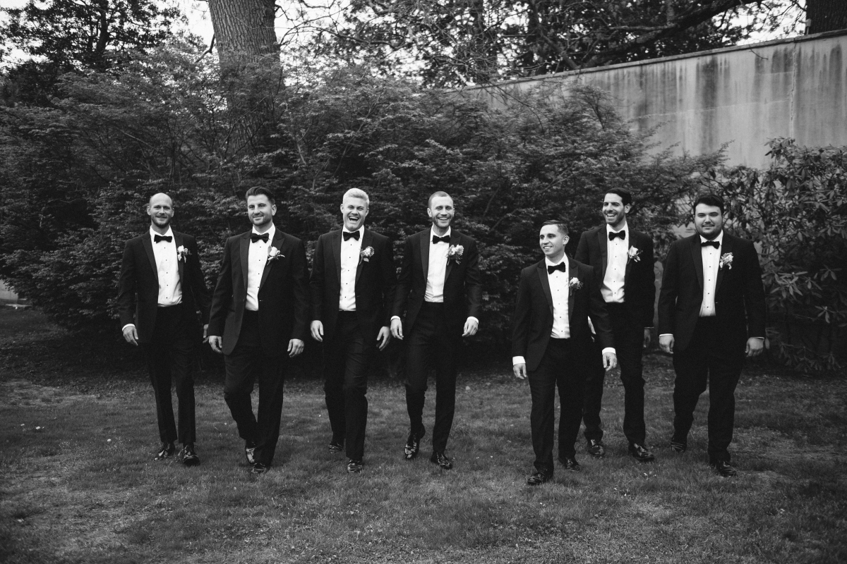 the mansion at oyster bay wedding woodbury nj ny new york wedding photography groomsmen groom bowties laughter smiling happy