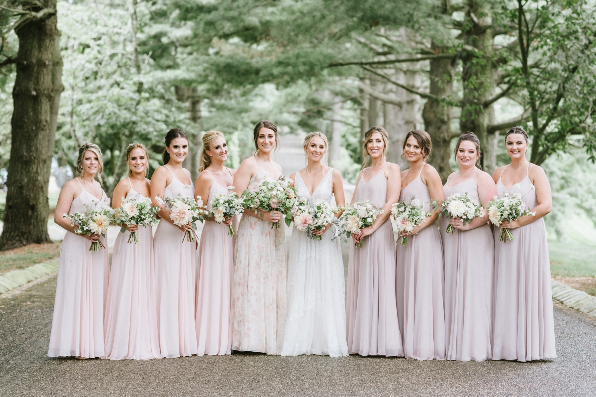 Bridesmaids Bridal Party Neutral Natural Blushtones Saipua Bouquets Grand Elegant Classic Garden Theme Weddings of Distinction Merrimaker Caterers Ashford Estate Summer Wedding by Gilded Lilly Events
