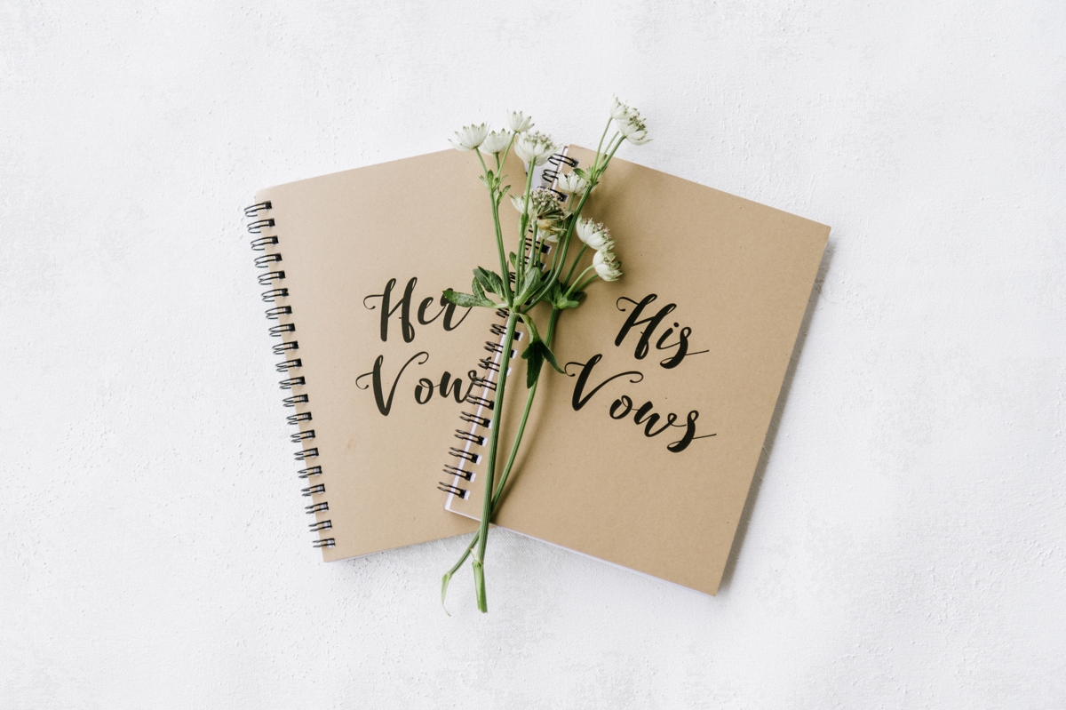his and her vow books at bear brook valley