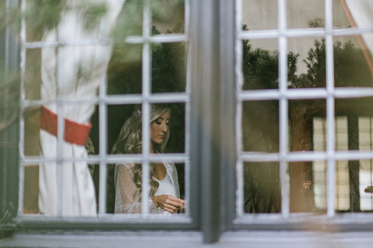 Pleasantdale-Chateau-wedding-photos-Looking-Inside-Brides-Prep-Room
