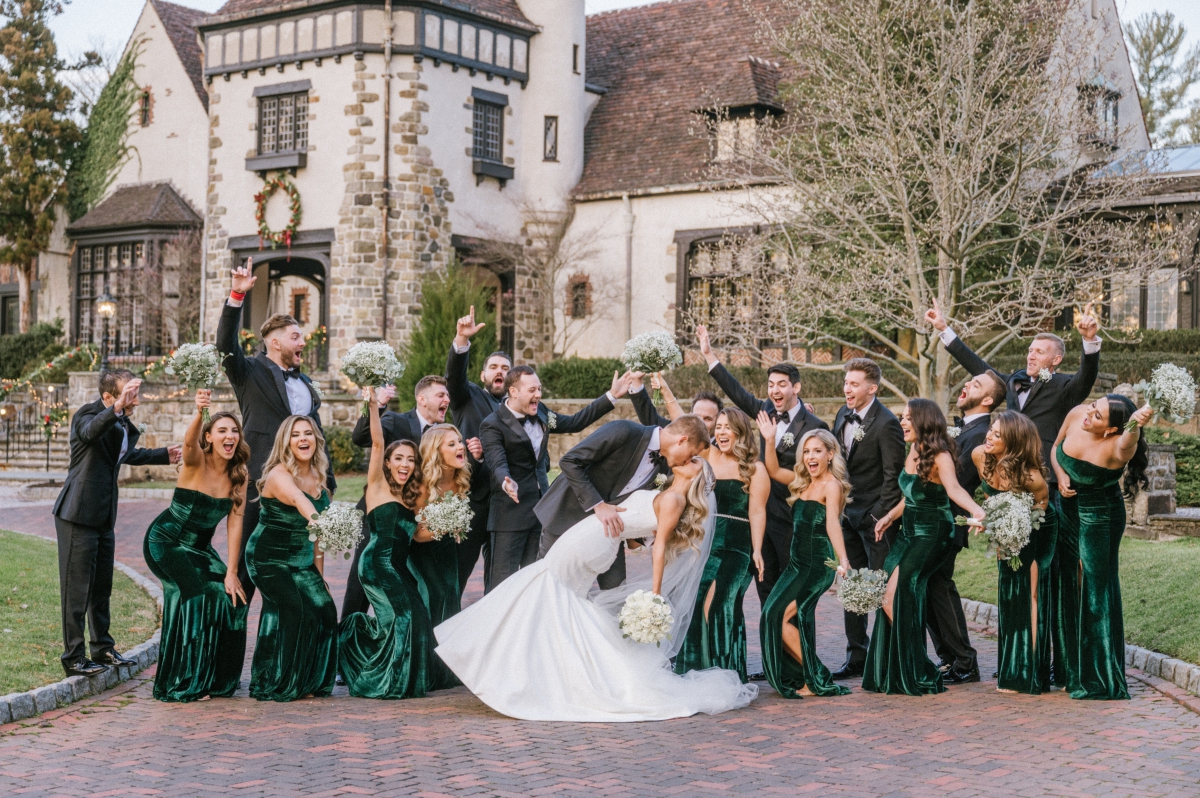 Pleasantdale-Chateau-wedding-photos-groomsmen-and-bridesmaids