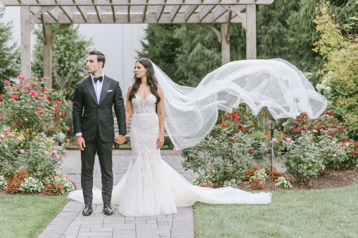 The-Palace-at-Somerset-park-nj-wedding-photos-veil-in-wind