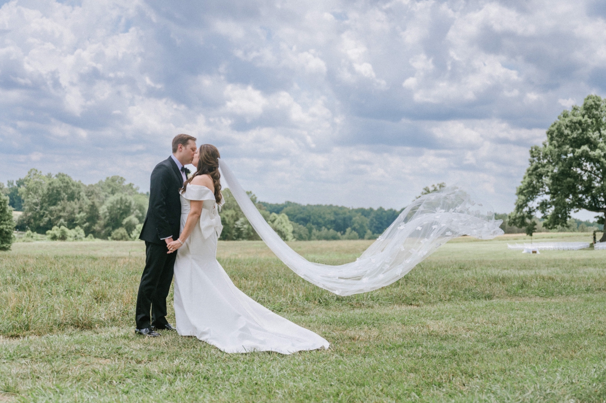 Summerfield-Farms-light-and-airy-wedding-photography