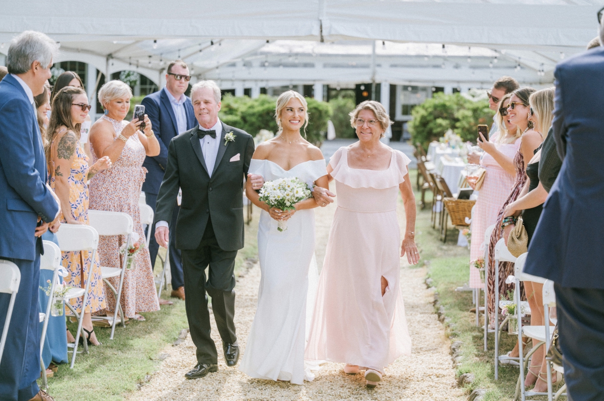 Summerfield-Farms-wedding-ceremony-candid