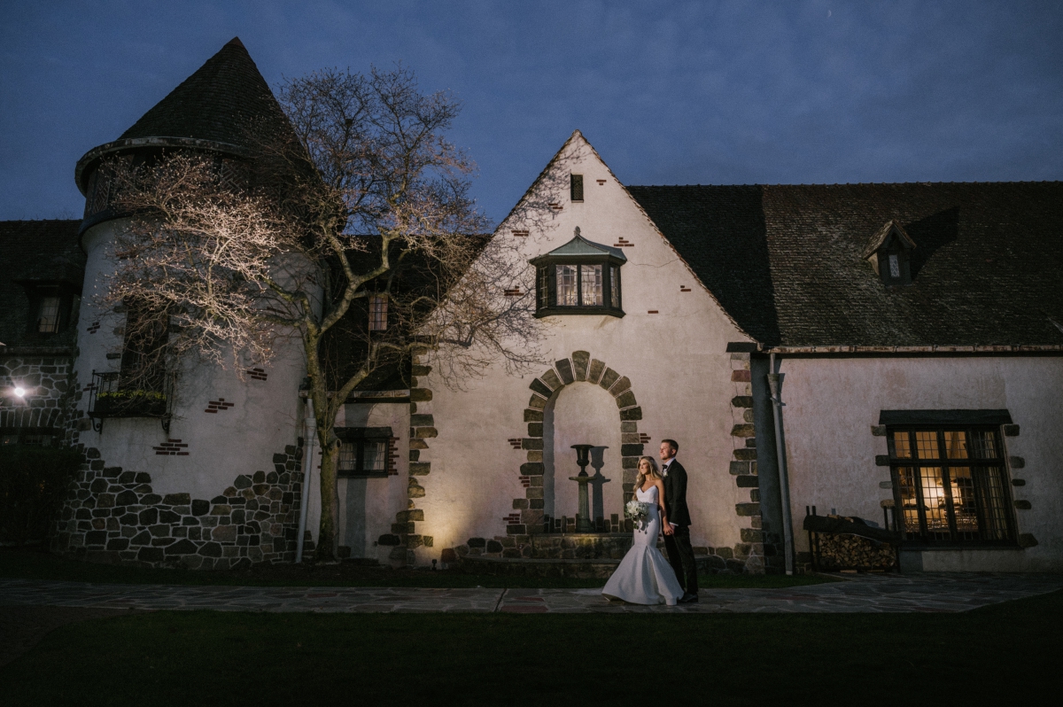 Pleasantdale-Chateau-wedding-photos-venue