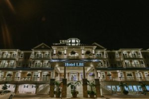 Bright-fun-hotel-lbi-wedding-photos-location