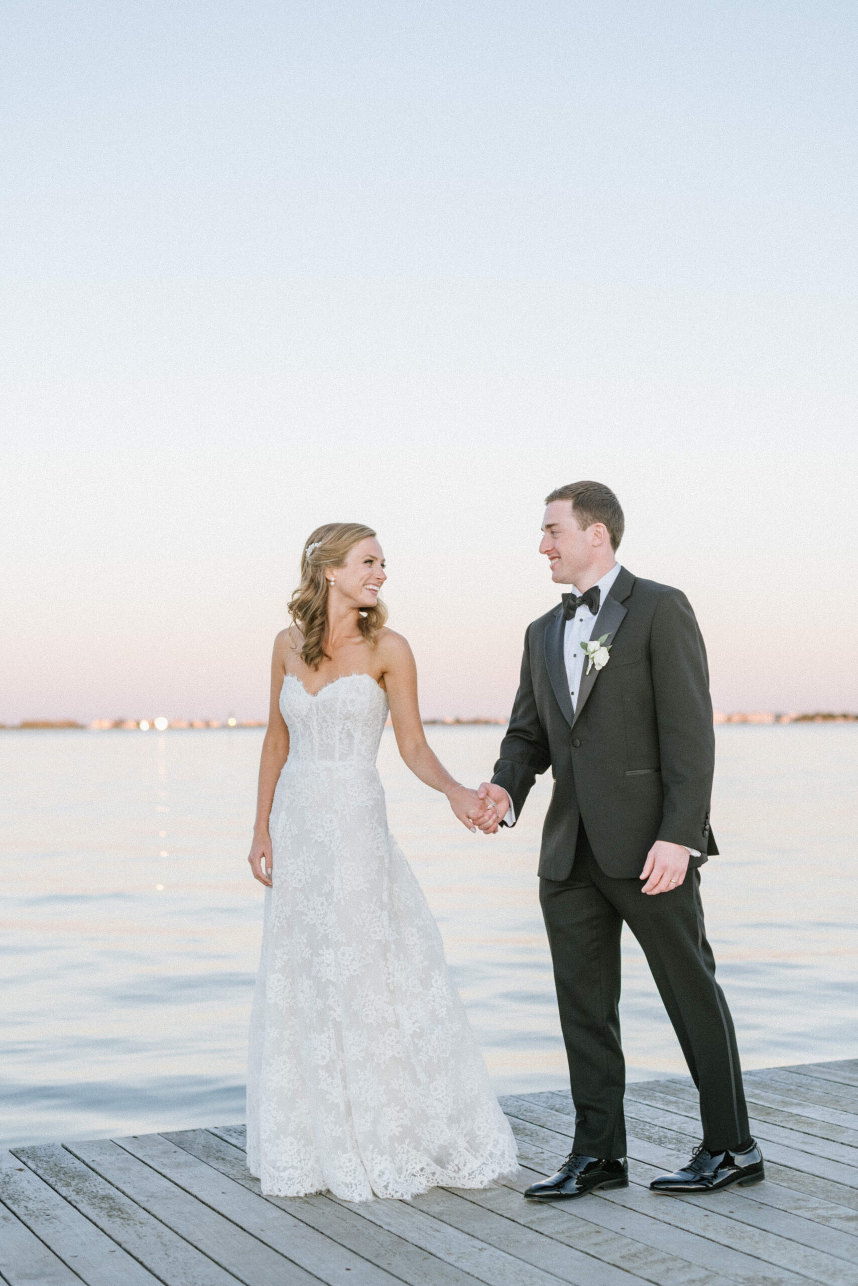 bride-and-groom-at-rumson-country-club-riverhouse